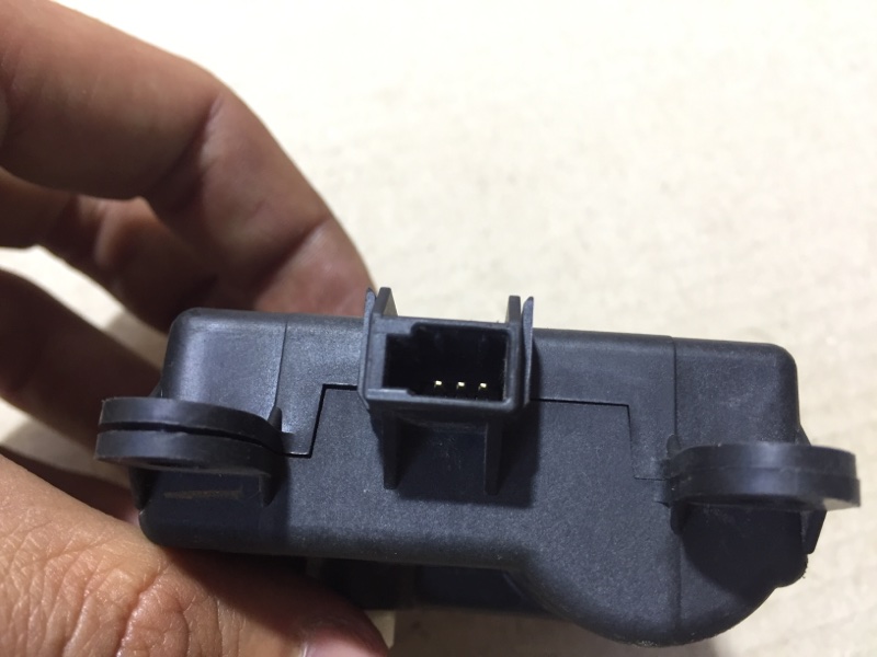 Моторчик заслонки печки TEANA J32 08-14