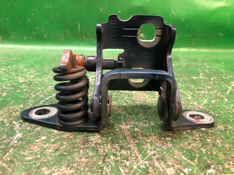 Запчасть петля двери нижняя передняя правая DODGE JOURNEY 08-20 55360918AK Б/У Петля двери нижняя передняя правая DODGE JOURNEY 08-20 55360918AK Б/У