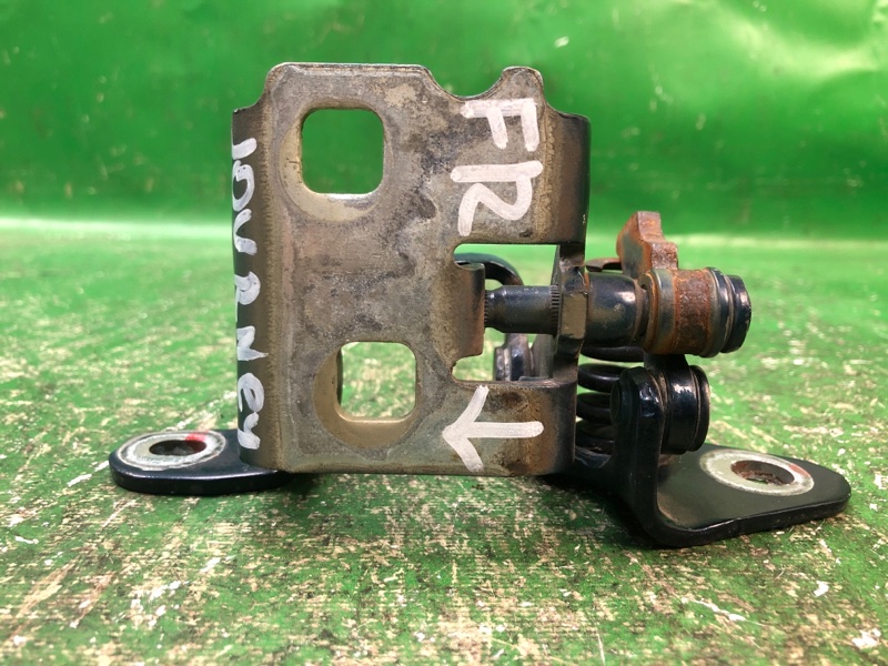 Петля двери нижняя передняя правая DODGE JOURNEY 08-20 Петля двери нижняя передняя правая DODGE JOURNEY 08-20