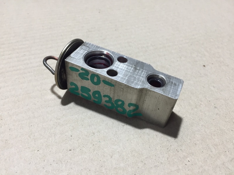 Клапан кондиционера TOYOTA CAMRY 20 96-02 44750-00031 Б/У