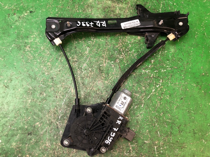 Стеклоподъемник задний правый VOLKSWAGEN PASSAT B7 11-15 2014 Седан 2.5 CBUA 561839462F Б/У