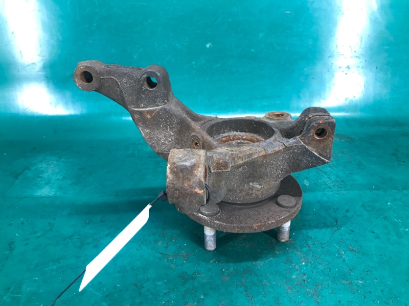 Кулак поворотный левый FIESTA 08-17 Хэтчбек 1.6 Кулак поворотный левый FIESTA 08-17 Хэтчбек 1.6