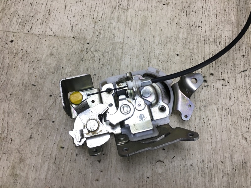 Замок двери боковой правый NV200 USA 13- 2017 M20X 2.0 MR20DE