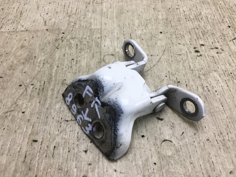 Петля двери нижняя передняя правая NISSAN NV200 USA 13- M20X 2.0 MR20DE Петля двери нижняя передняя правая NISSAN NV200 USA 13- M20X 2.0 MR20DE