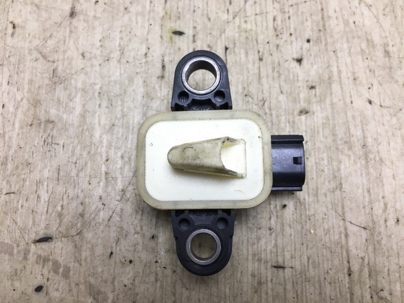 Запчасть датчик удара NISSAN NV200 USA 13- 2017 M20X 2.0 MR20DE 988361MA0A Б/У Датчик удара NISSAN NV200 USA 13- 2017 M20X 2.0 MR20DE 988361MA0A Б/У