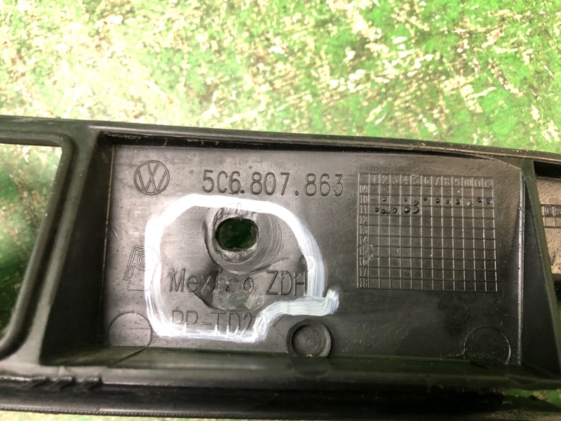 Кронштейн заднего бампера задний JETTA USA 10-17 2011 CBTA 2.5L