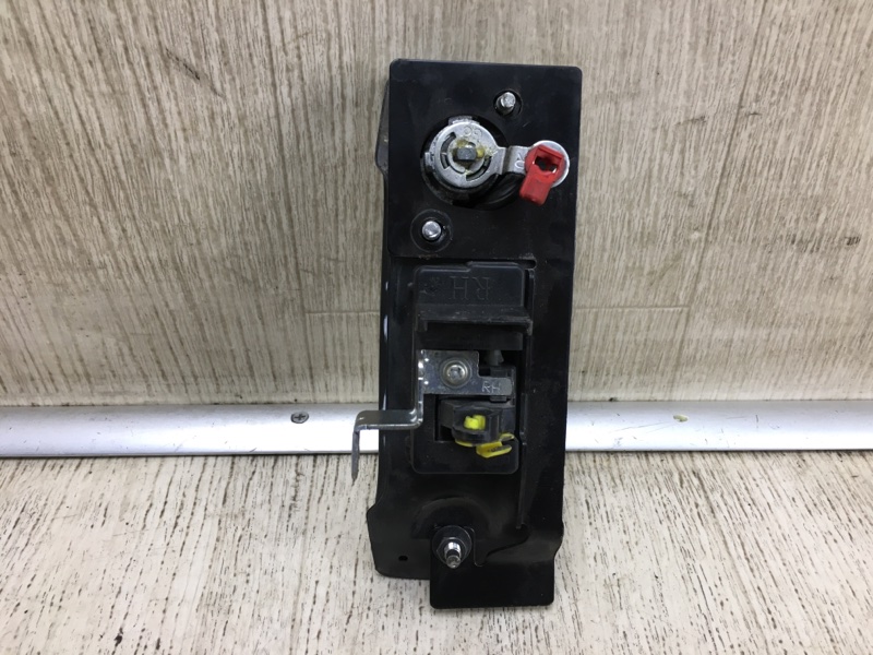 Ручка двери наружная передняя правая NV200 USA 13- 2017 M20X 2.0 MR20DE