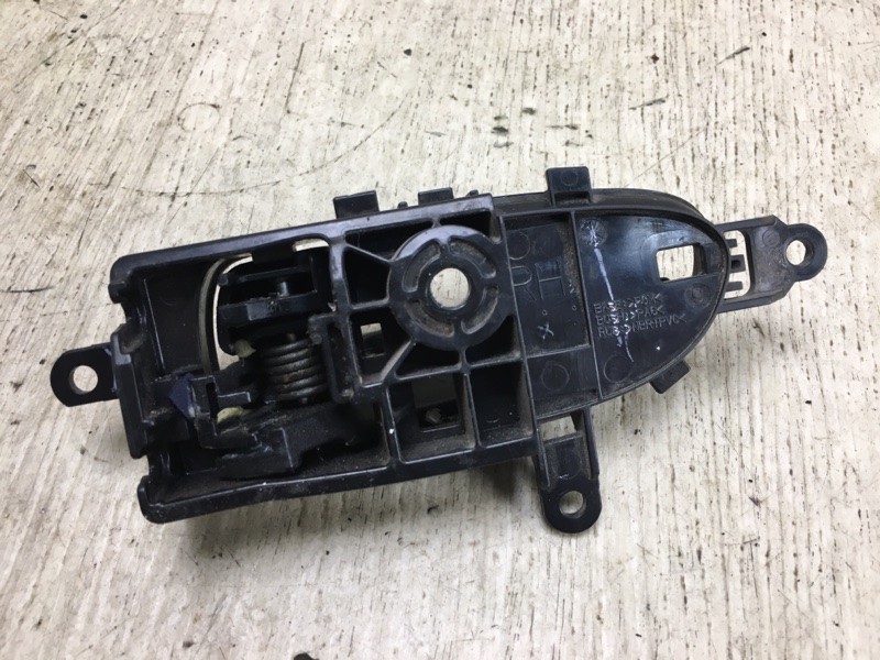 Ручка двери внутренняя передняя правая NISSAN NV200 USA 13- M20X 2.0 MR20DE