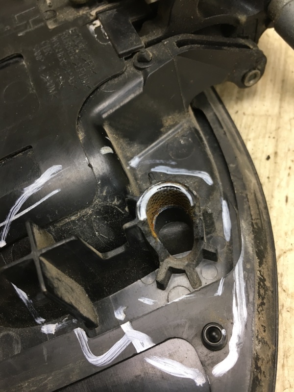 Ручка двери наружная передняя левая NISSAN NV200 USA 13- M20X 2.0 MR20DE