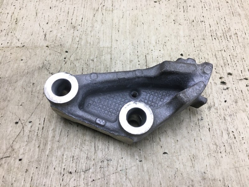 Кронштейн двигателя правый TLX 14-17 Внедорожник 3.5