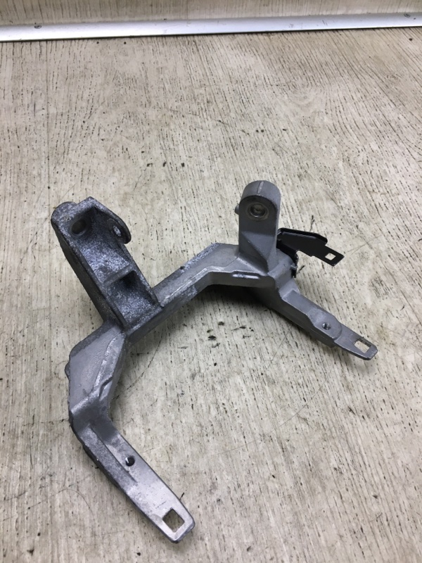 Кронштейн двигателя TLX 14-17 Внедорожник 3.5