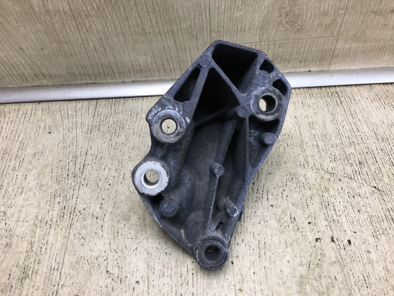 Кронштейн двигателя TLX 14-17 Внедорожник 3.5