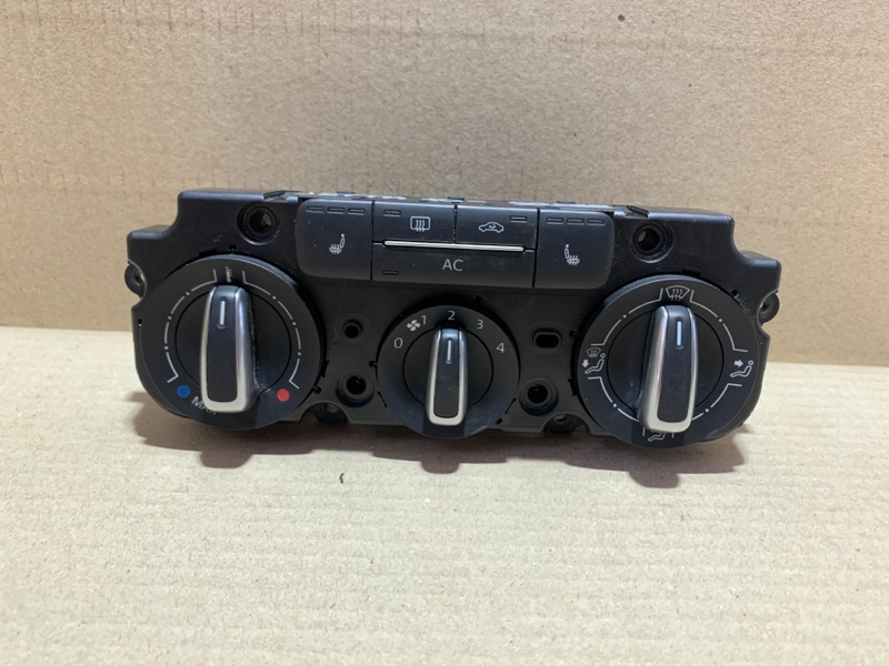Блок управления печкой VOLKSWAGEN JETTA USA 10-17 Z601185597 Б/У