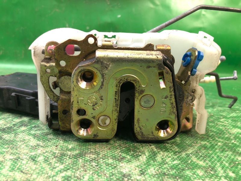 Замок двери передний левый FORESTER SG 02-07 2003 Внедорожник 2.5 EJ251 Замок двери передний левый FORESTER SG 02-07 2003 Внедорожник 2.5 EJ251