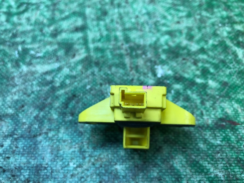 Датчик удара передний правый JOURNEY 08-20