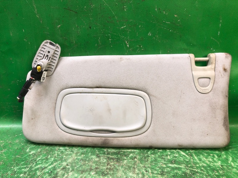 Запчасть козырек солнцезащитный передний левый JEEP COMPASS 17-21 5SY76PS4AD Б/У Козырек солнцезащитный передний левый JEEP COMPASS 17-21 5SY76PS4AD Б/У