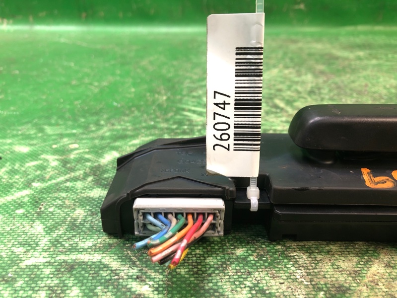 Кнопка регулировки сиденья передняя левая MDX (YD2) 06-13