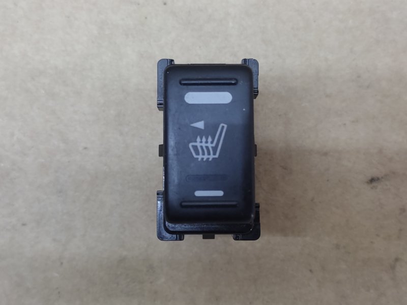 Кнопка обогрева сидений левая NISSAN MURANO Z50 02-07 25500-AX610 Б/У