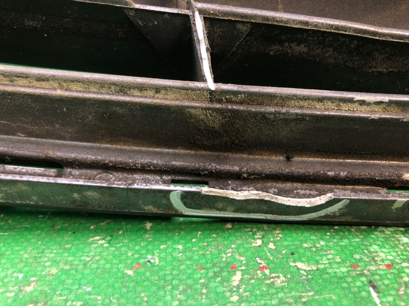 Решетка радиатора SIENNA 11-16