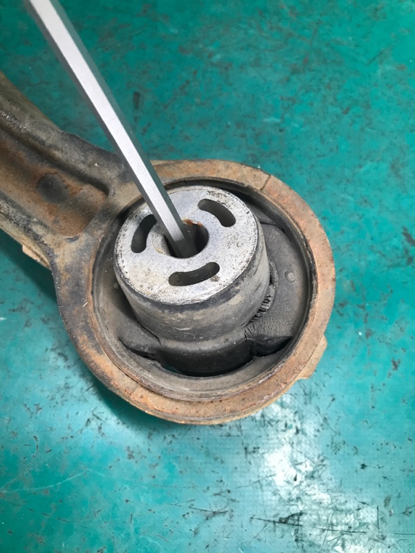 Рычаг передней подвески нижний правый JOURNEY 08-20 2012 Внедорожник 3.6 ERB