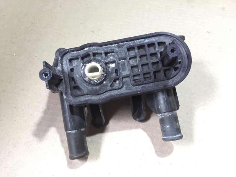 Кран печки задний TOYOTA SIENNA 03-10 3.5 2GRFE