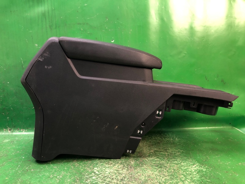 Подлокотник VOLKSWAGEN ATLAS 17 - 3CN 863 241 Б/У