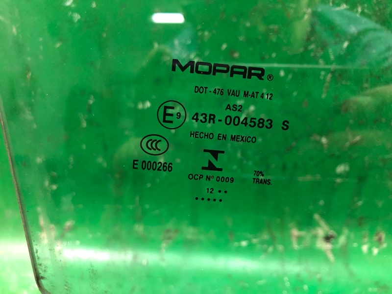 Стекло двери переднее правое JOURNEY 08-20