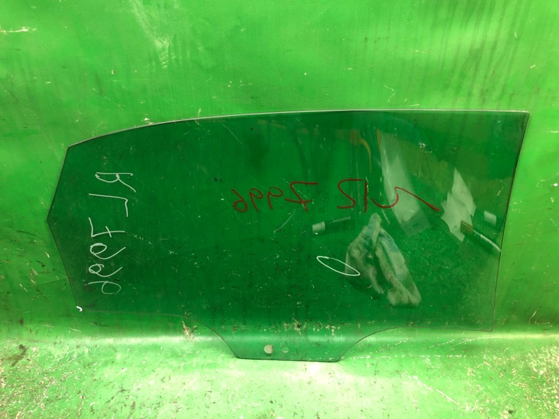 Стекло двери заднее левое PASSAT B7 11-15 2014 Седан 2.5 CBUA