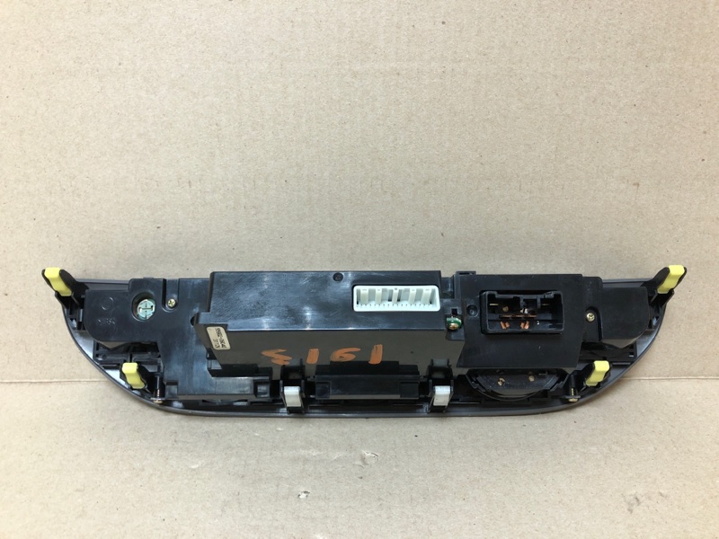 Блок управления печкой CAMRY 30 02-06 2002 ACV30L 2.4 2AZFE