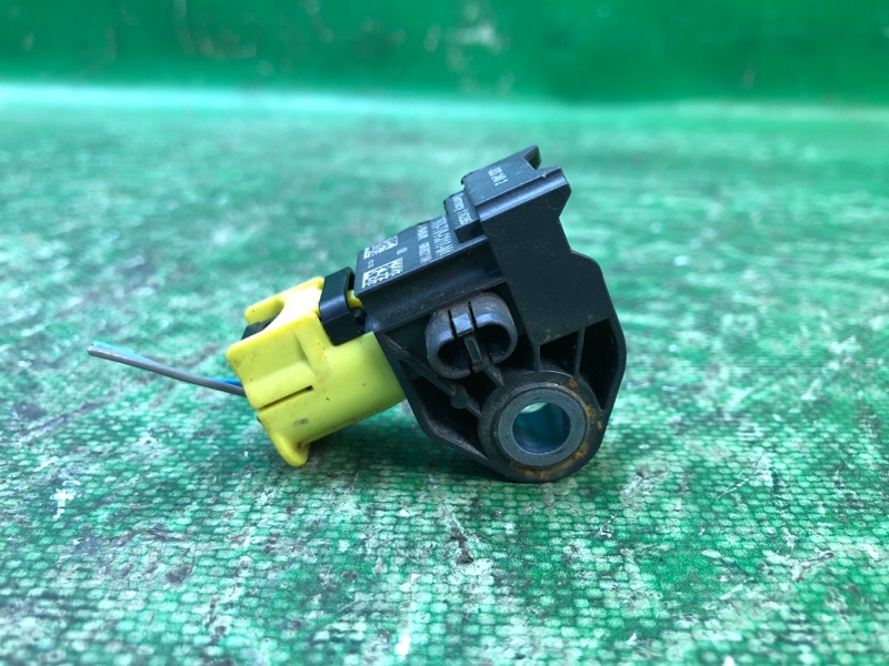 Датчик удара задний левый ACURA RDX 19- Датчик удара задний левый ACURA RDX 19-