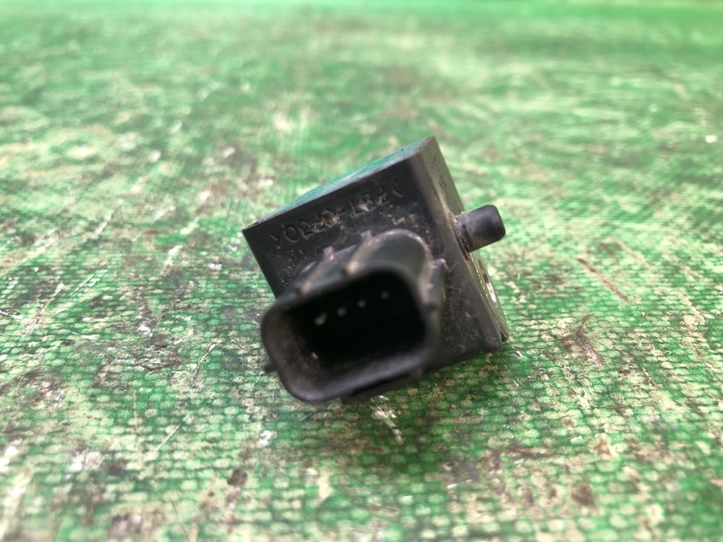 Датчик удара передний правый MDX (YD2) 06-13