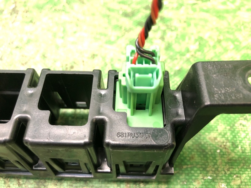 Кнопка открывания багажника внутренняя ALTIMA L33 12-18