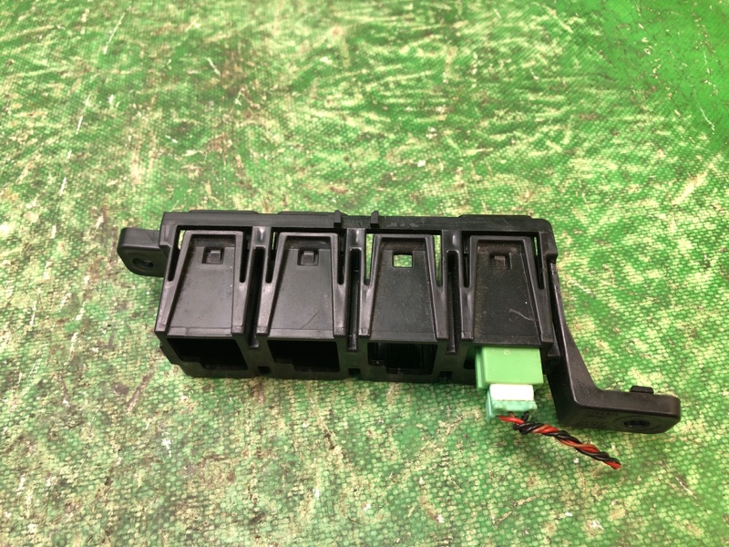 Кнопка открывания багажника внутренняя ALTIMA L33 12-18