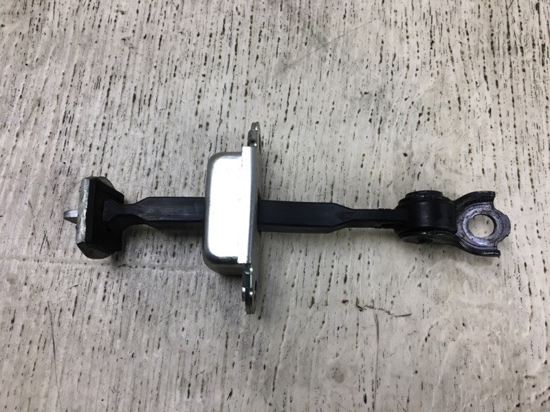 Ограничитель двери NISSAN SENTRA (B16) 06–12 2012 2.0 MR20DE 80430ZT50A Б/У