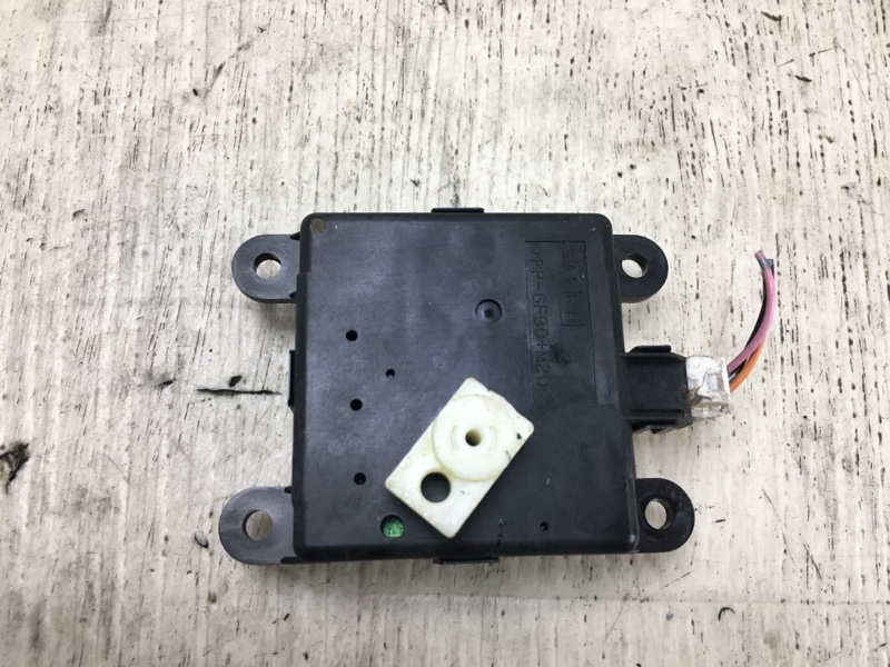 Моторчик заслонки печки SENTRA (B16) 06–12 2012 2.0 MR20DE