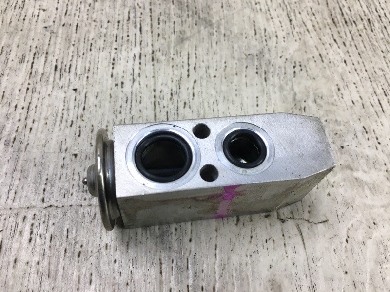 Клапан кондиционера NISSAN SENTRA (B16) 06–12 2012 2.0 MR20DE 92200-6N205 Б/У