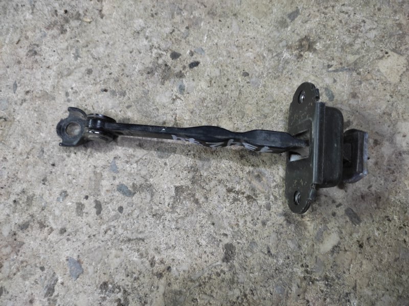 Ограничитель двери задний левый INFINITI FX S50 03-08 82430-CG000 Б/У