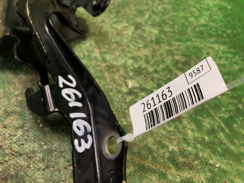 Петля капота левая FORESTER 12-19 2018 2.5 Петля капота левая FORESTER 12-19 2018 2.5