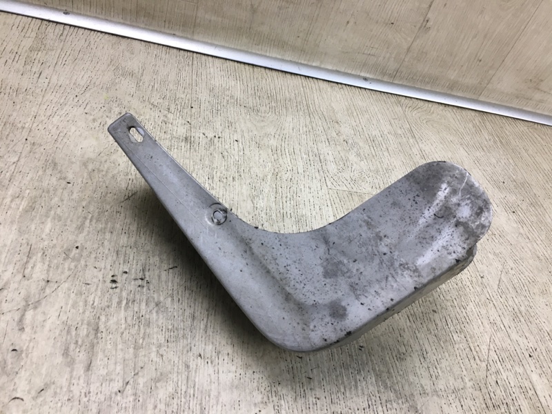 Брызговик задний правый SENTRA (B16) 06–12 2012 2.0 MR20DE Брызговик задний правый SENTRA (B16) 06–12 2012 2.0 MR20DE