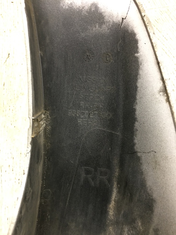 Брызговик задний правый SENTRA (B16) 06–12 2012 2.0 MR20DE Брызговик задний правый SENTRA (B16) 06–12 2012 2.0 MR20DE