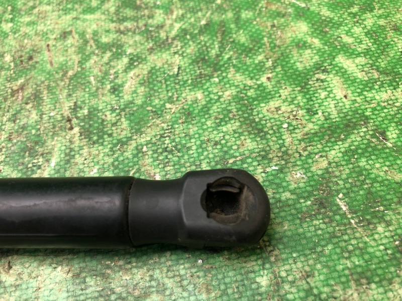 Амортизатор крышки багажника задний левый INFINITI QX30 16-20