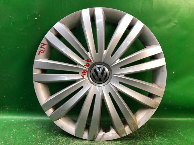 Колпак колесный VOLKSWAGEN PASSAT B7 11-15 2014 Седан 2.5 CBUA 561601147A Б/У