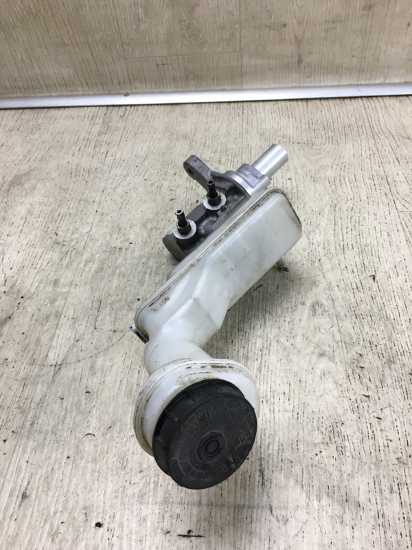 Главный тормозной цилиндр SENTRA (B16) 06–12 2012 2.0 MR20DE Главный тормозной цилиндр SENTRA (B16) 06–12 2012 2.0 MR20DE