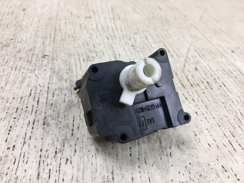 Моторчик заслонки печки VOLKSWAGEN PHAETON 02-10 3D0959311 Б/У