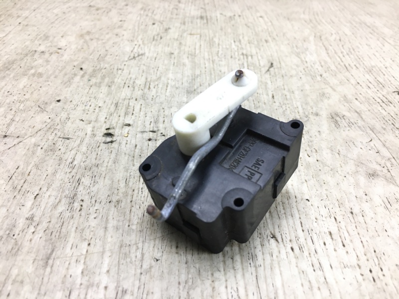 Моторчик заслонки печки PHAETON 02-10