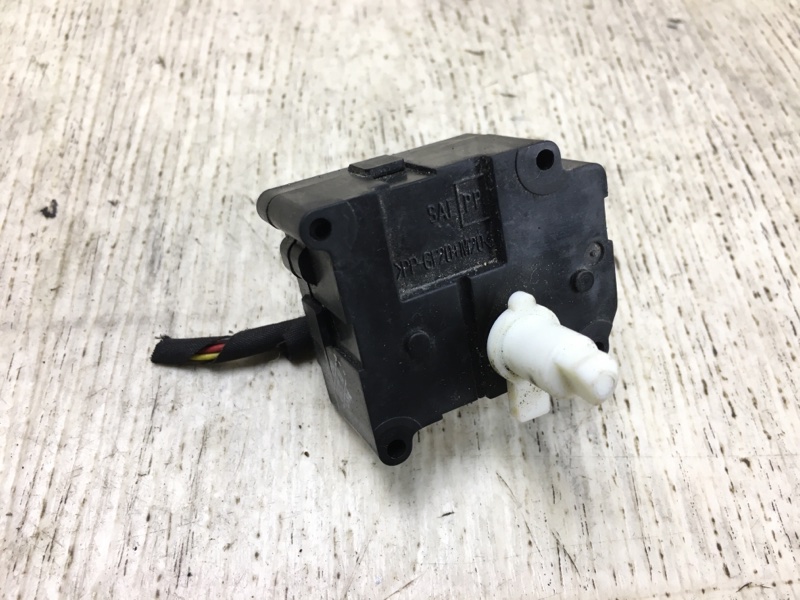 Моторчик заслонки печки VOLKSWAGEN PHAETON 02-10 3D0959311 Б/У