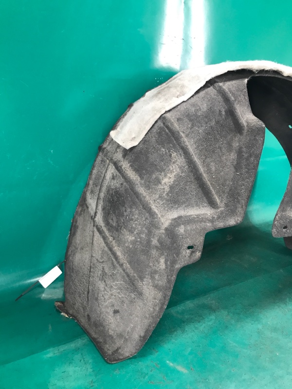 Подкрылок задний левый PASSAT B7 11-15 2012 2.5 CBUA