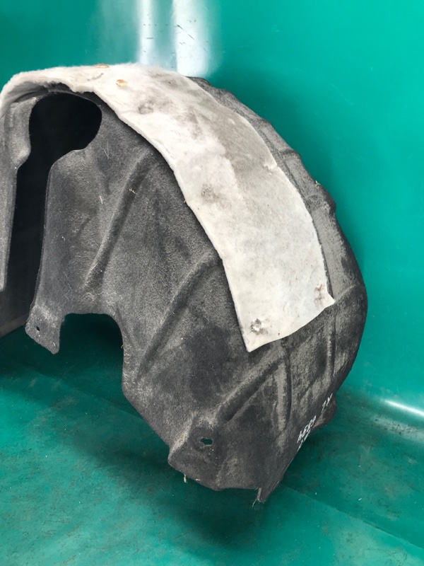 Подкрылок задний левый PASSAT B7 11-15 2012 2.5 CBUA