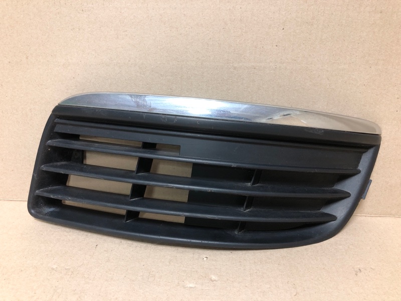 Решетка переднего бампера левая VOLKSWAGEN JETTA 05-10 2007 Седан 2.5 1K0 853 665 F Б/У