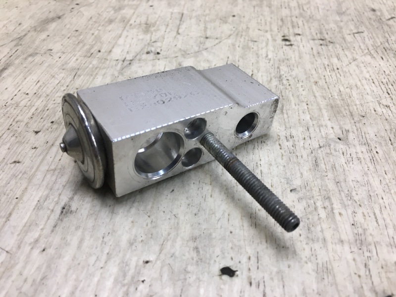 Клапан кондиционера CX-9 06-16 2012 3.7 CA